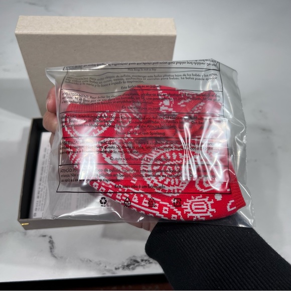 Golden Goose Star Face Mask Knitted Red Bandana Print - Picture 6 of 9